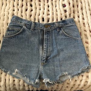 URBAN OUTFITTERS JEAN SHORTS